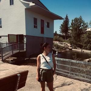 Meet your Posher, Raquel